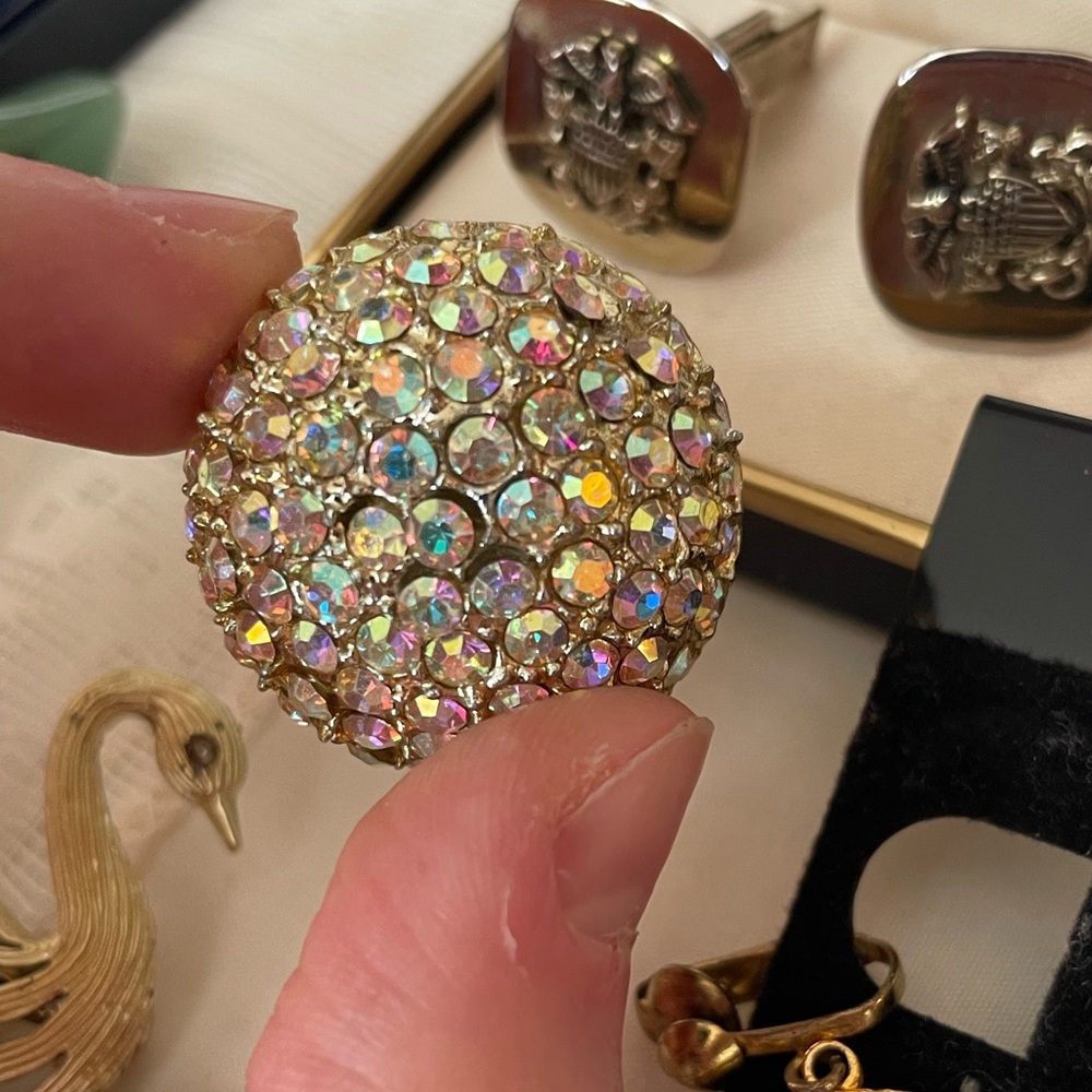 vintage button goldtone iridescent AB aurora borealis